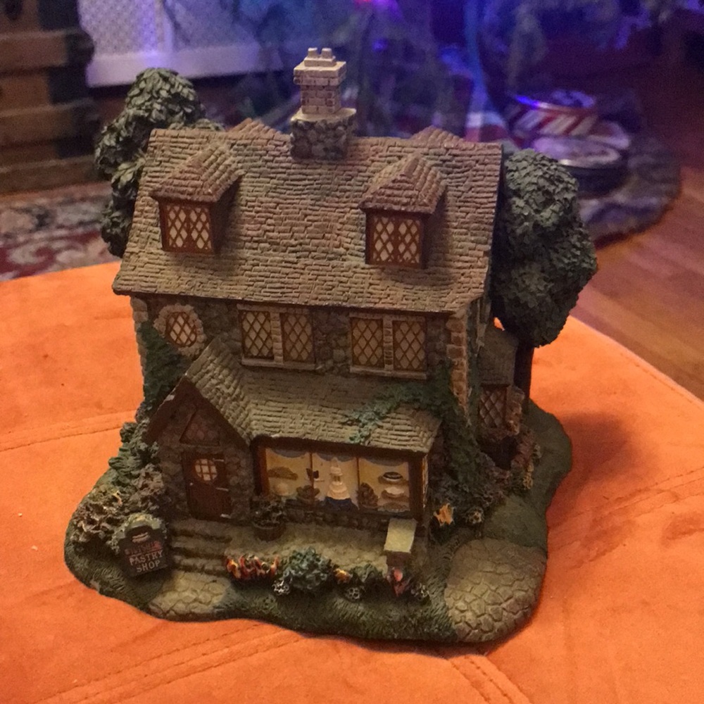 Hawthorne village Wiltshire Pastry Shop